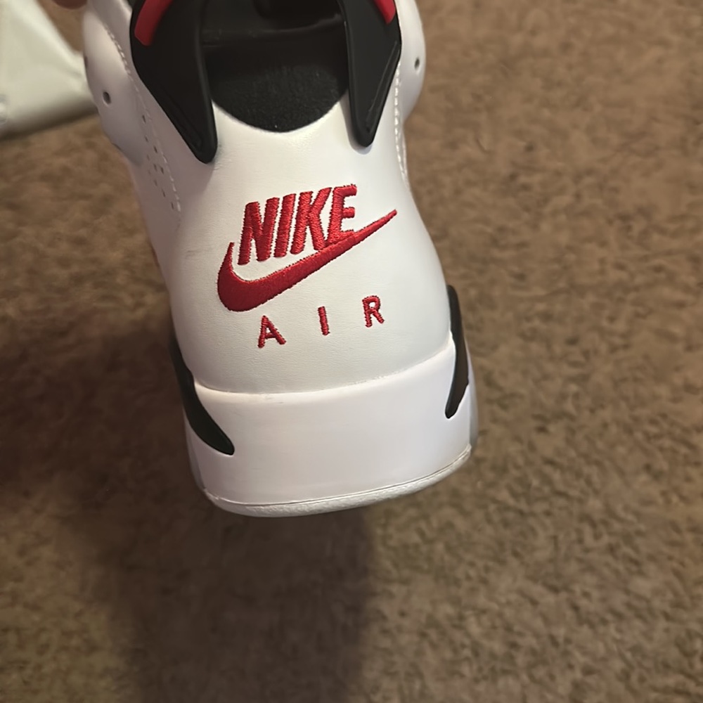 Sneaker - Picture 8 of 9